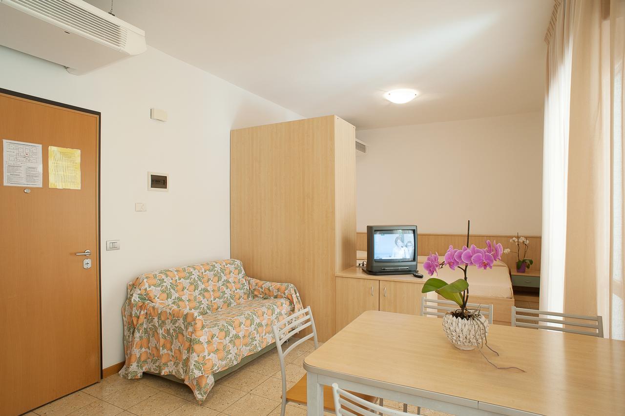Residence Cà D'oro Jesolo Extérieur photo